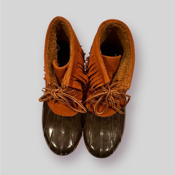 Waterproof Fringe Boots - Picture 2 of 6